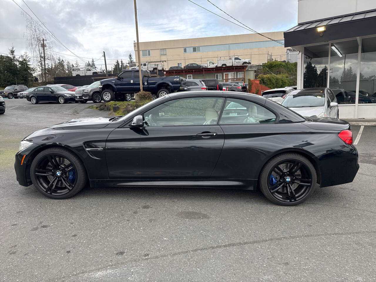 Used 2016 BMW M4 Convertible RWD image 3
