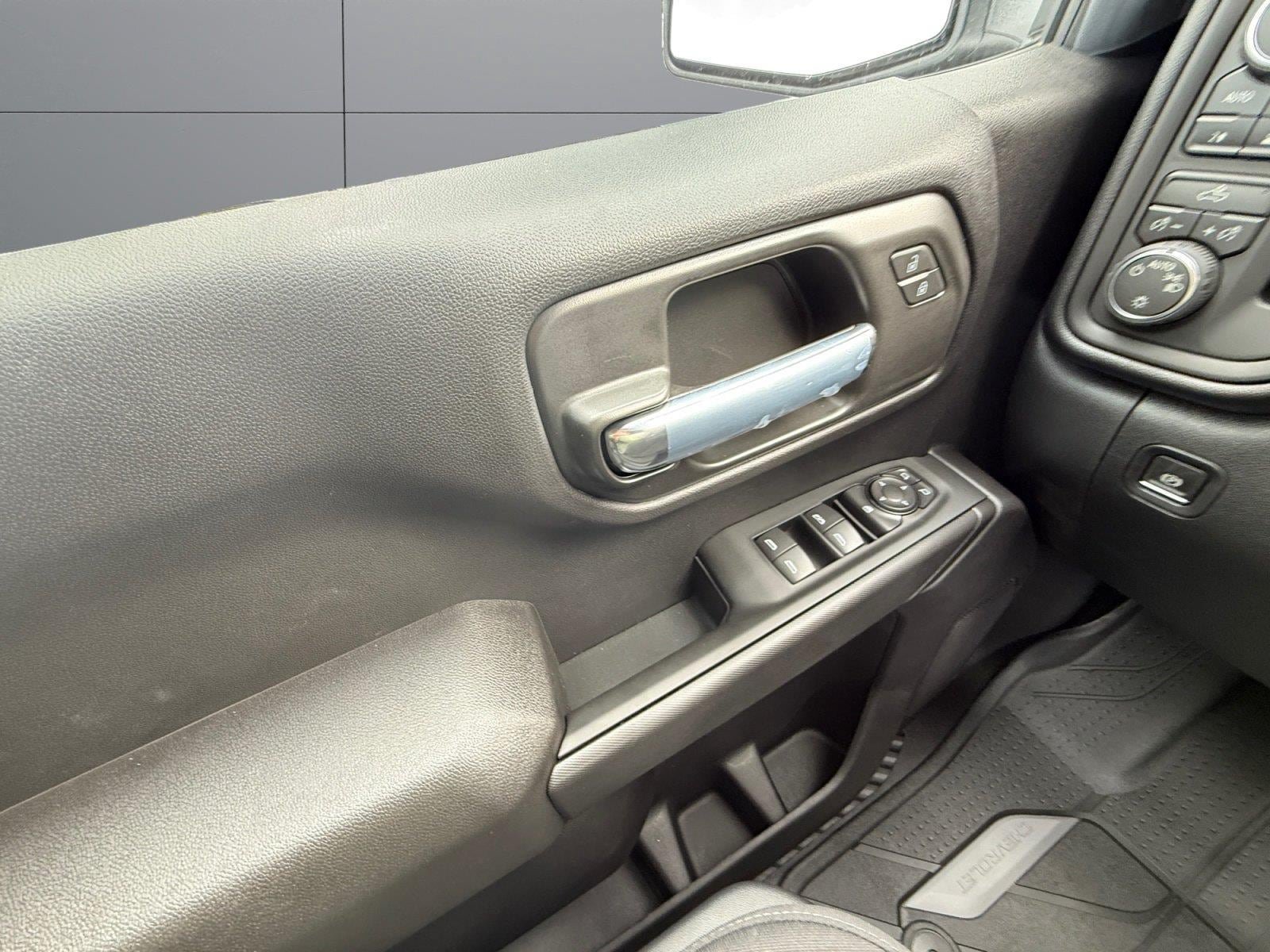 New 2026 Chevrolet Silverado 1500 Custom AWD/4WD image 17