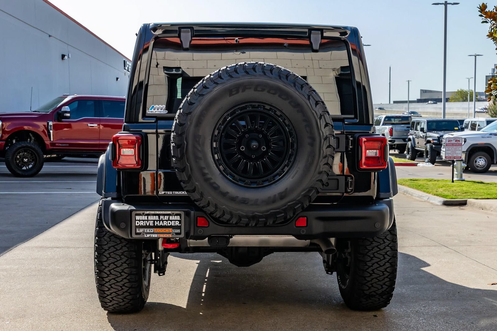 Used 2024 Jeep Wrangler Unlimited Rubicon AWD/4WD image 8