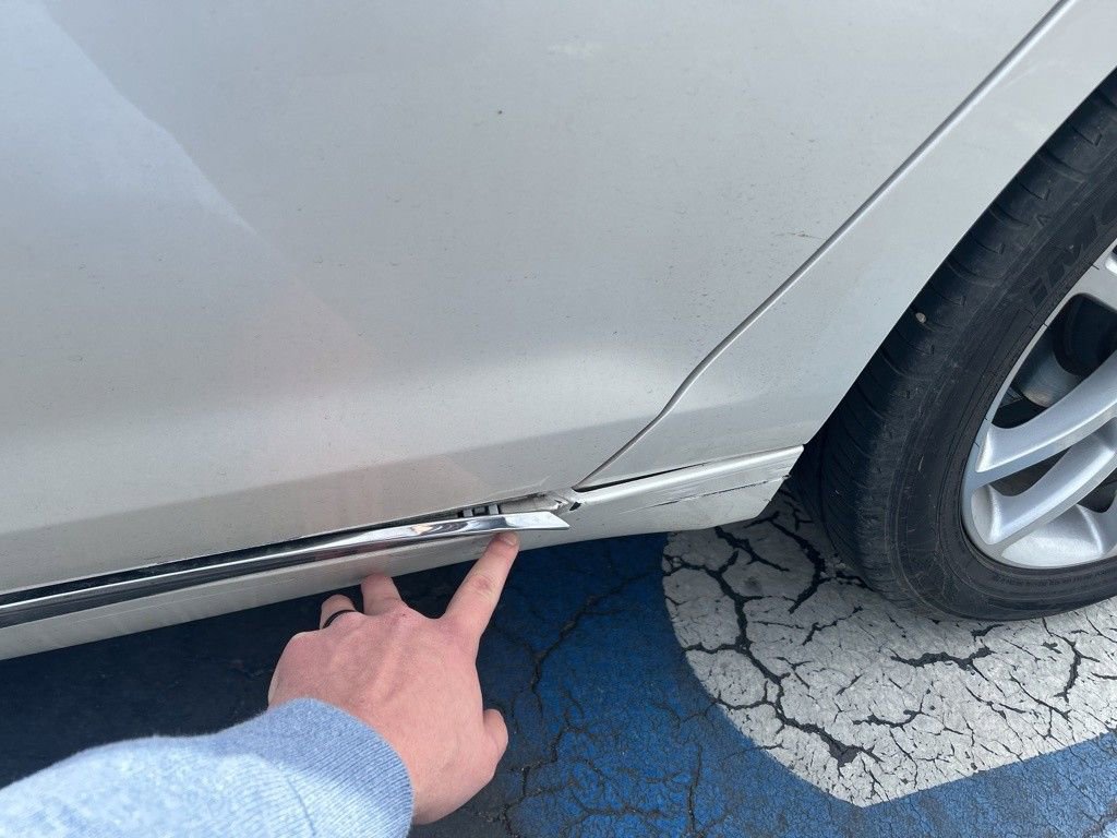 Used 2011 Chevrolet Malibu LTZ FWD image 5