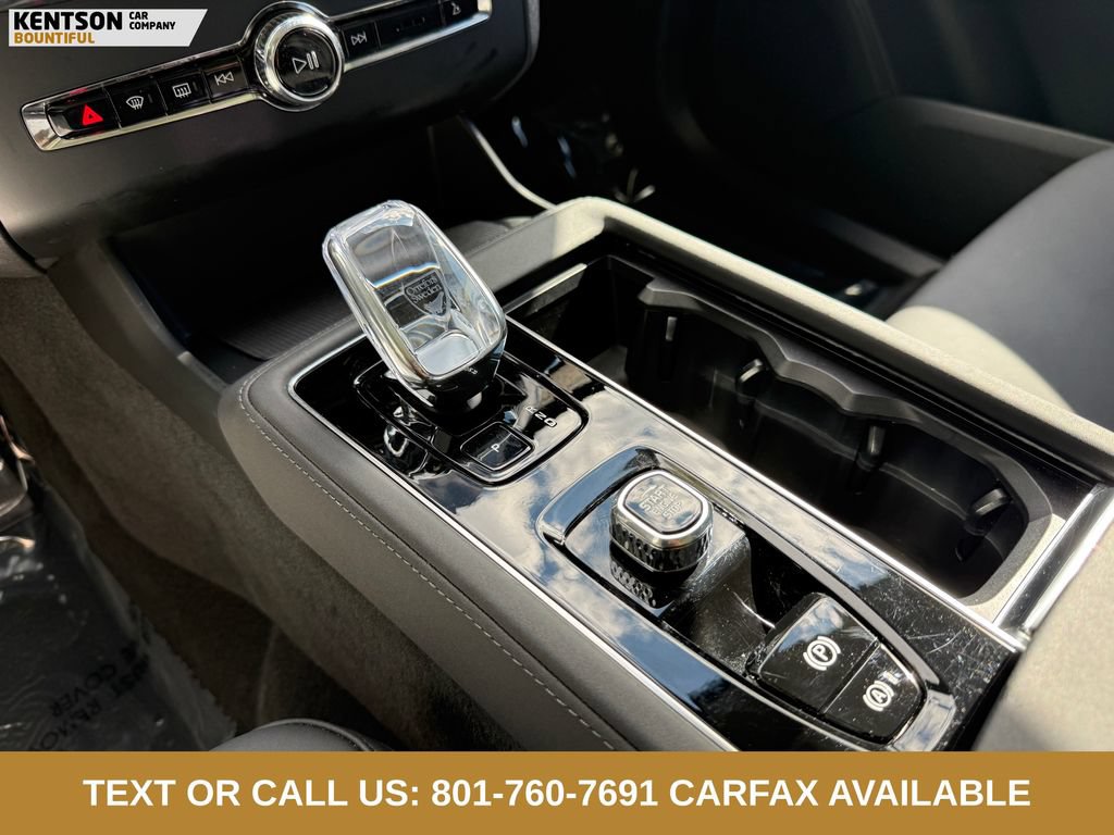 Used 2025 Volvo XC90 B5 Plus AWD/4WD image 17