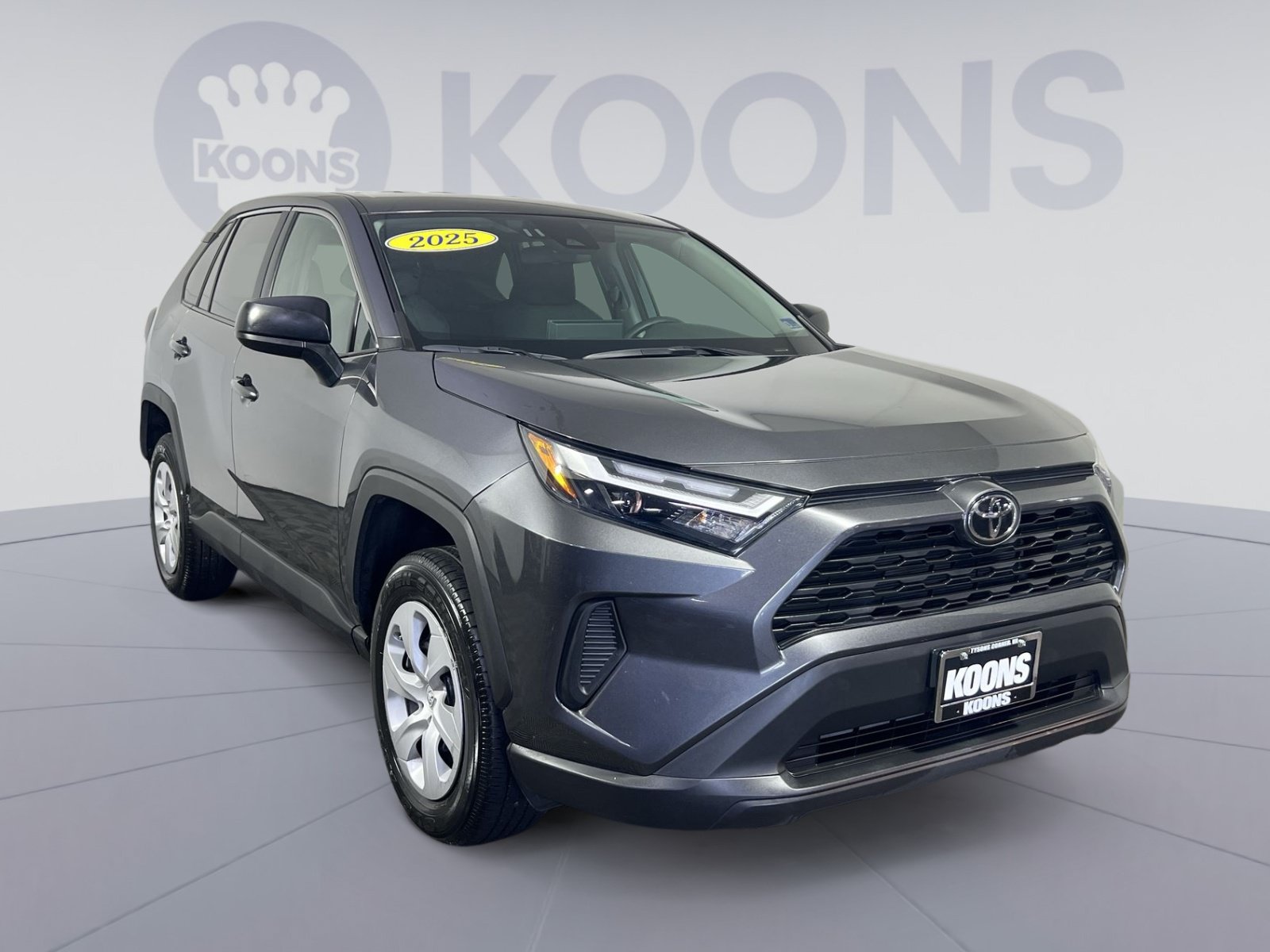 Used 2025 Toyota RAV4 LE AWD/4WD image 2
