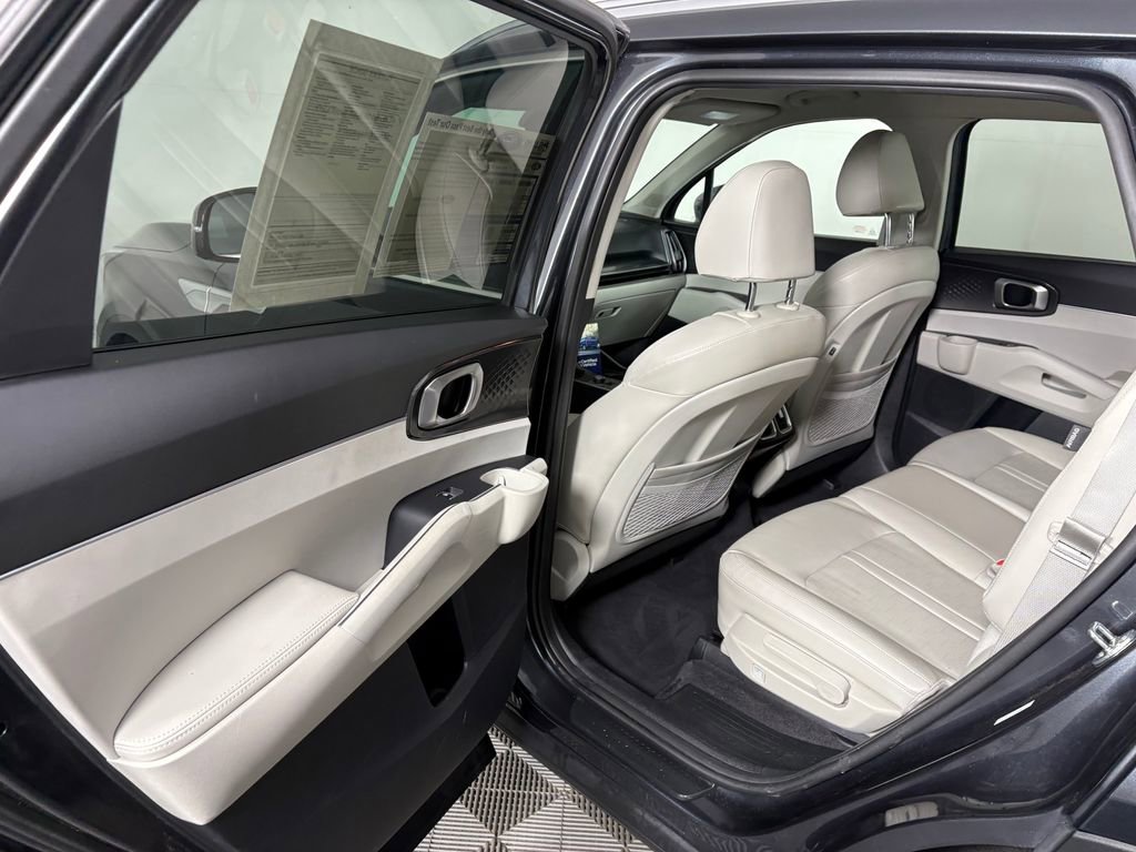 Used 2025 Kia Sorento S AWD/4WD image 27
