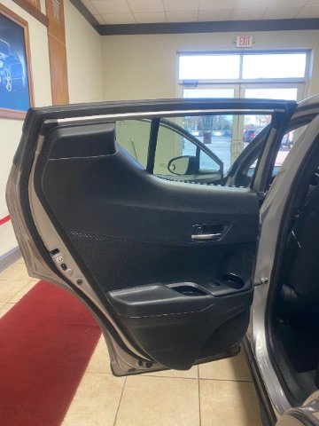 Used 2020 Toyota C-HR LE image 13