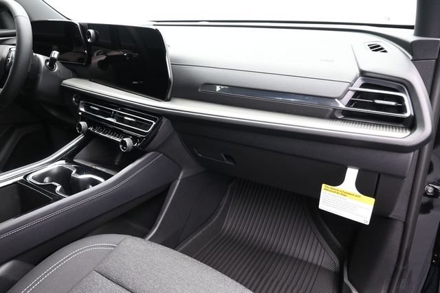 New 2026 Chevrolet Traverse LT w/ LPO, Floor Liner Package FWD image 31