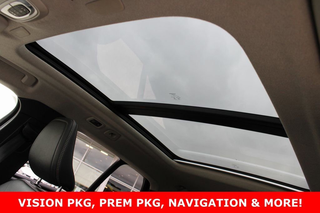 Used 2019 Volvo XC40 T5 Momentum image 20