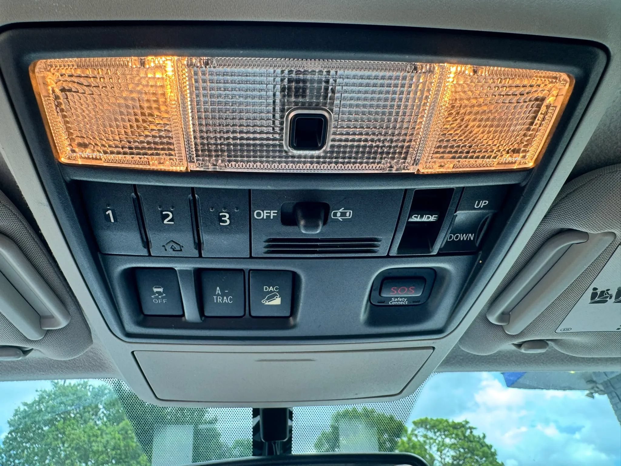 Used 2013 Toyota 4Runner Limited AWD/4WD image 39
