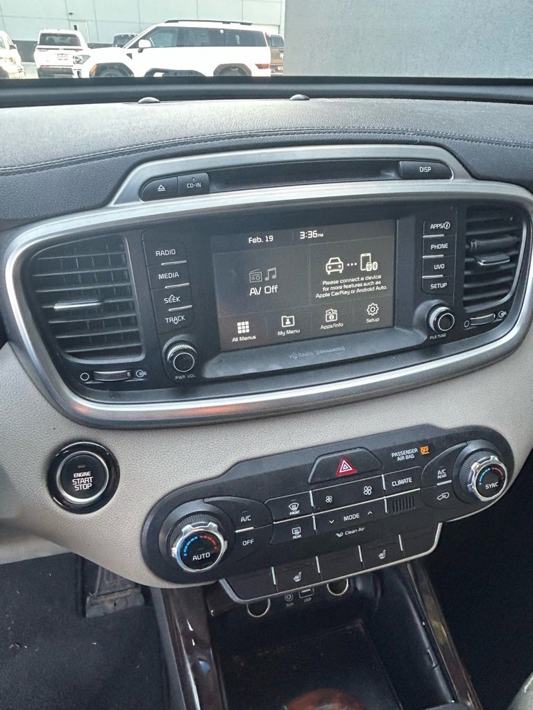 Used 2017 Kia Sorento EX image 12