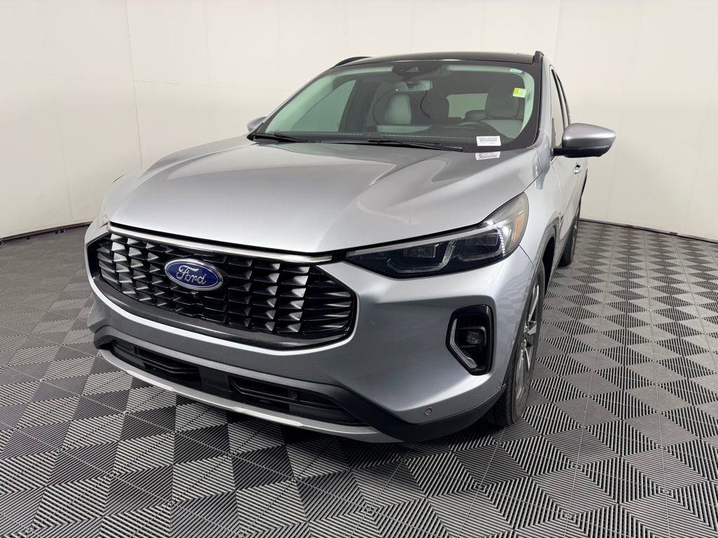 Used 2023 Ford Escape Platinum w/ Premium Technology Package image 10
