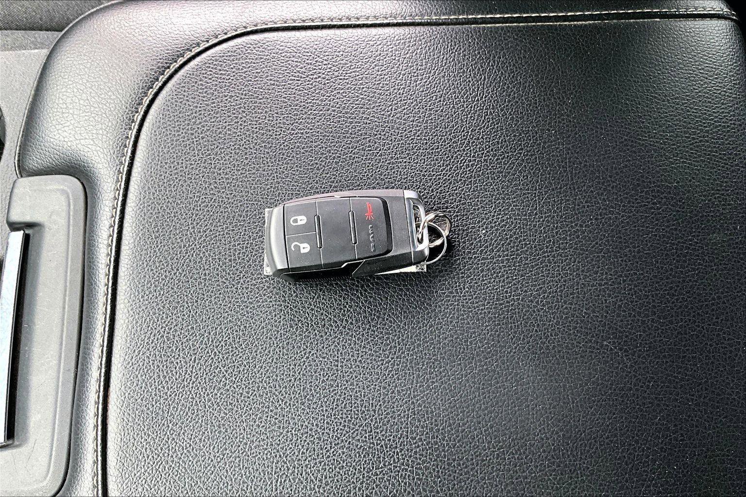 Used 2024 RAM 3500 Tradesman w/ Chrome Appearance Group image 11