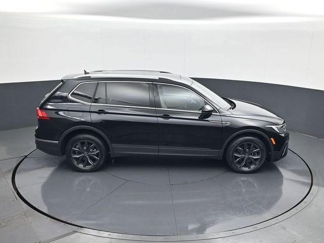 Used 2022 Volkswagen Tiguan SE AWD/4WD image 16