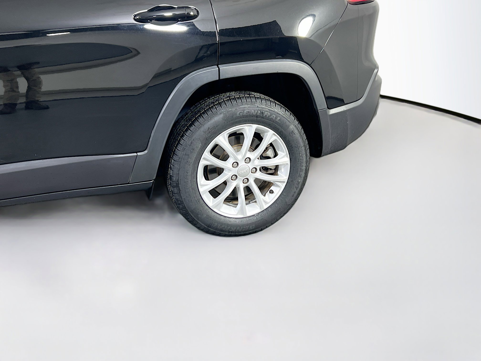 Used 2022 Jeep Cherokee Latitude Lux AWD/4WD image 29