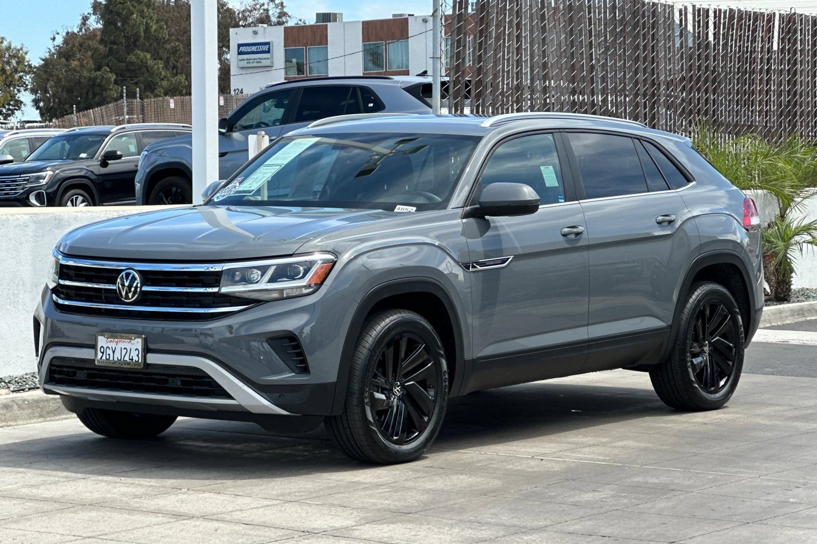 Used 2023 Volkswagen Atlas Cross Sport SE w/ Panoramic Sunroof Package AWD/4WD image 8