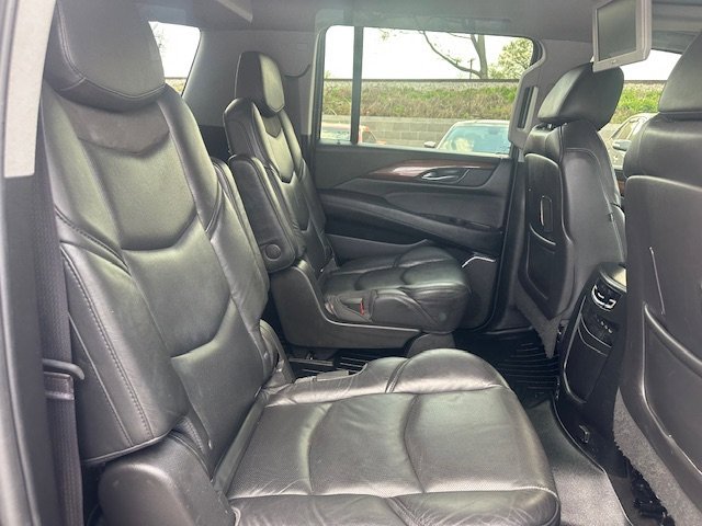 Used 2017 Cadillac Escalade ESV Luxury image 19