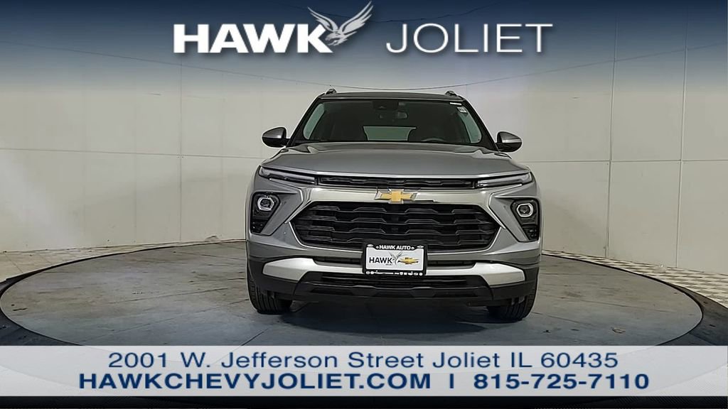Used 2025 Chevrolet TrailBlazer LT AWD/4WD image 3