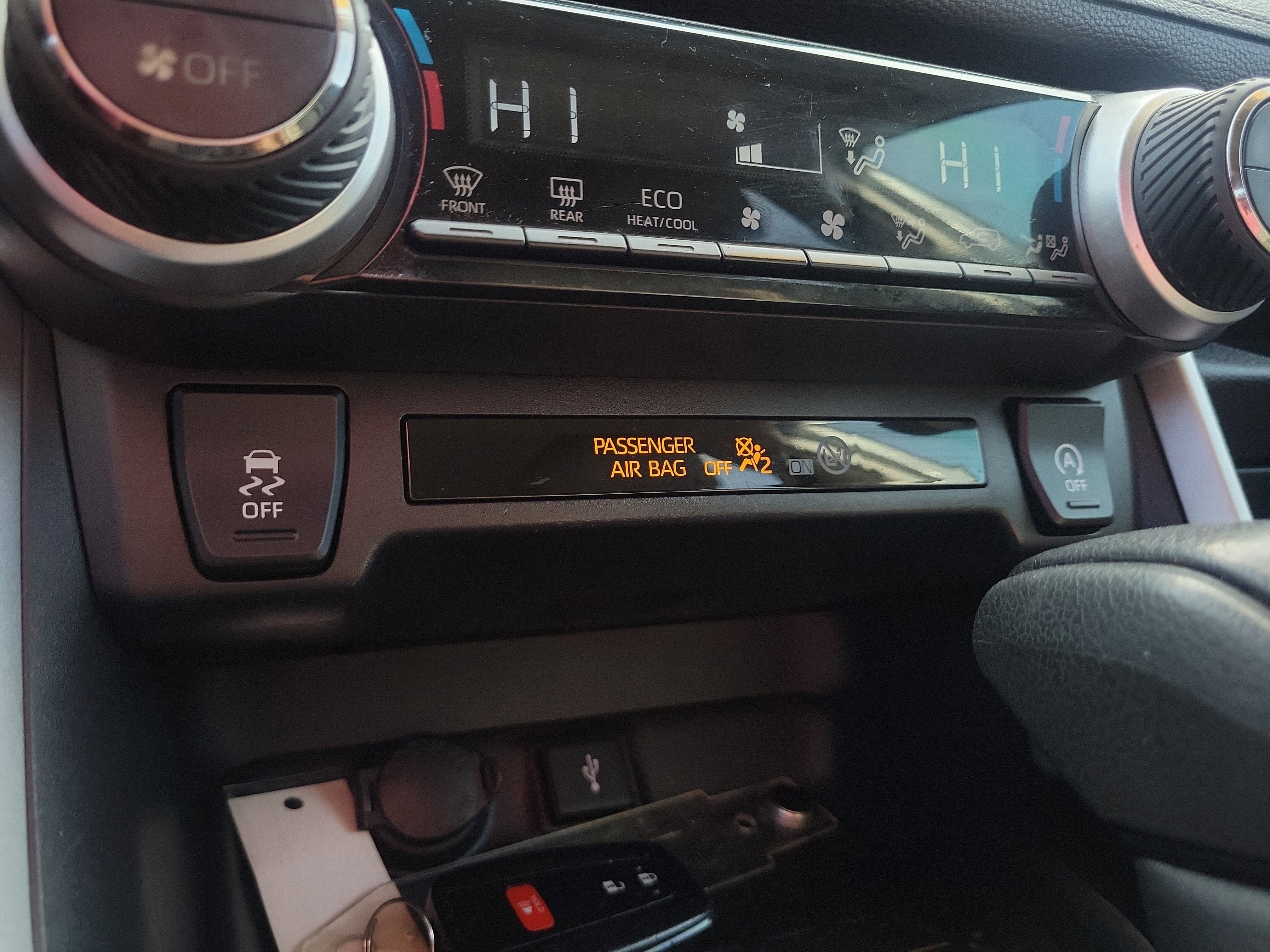 Used 2021 Toyota RAV4 XLE image 29