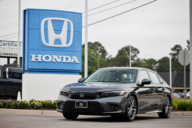 Used 2023 Honda Civic Touring image 1