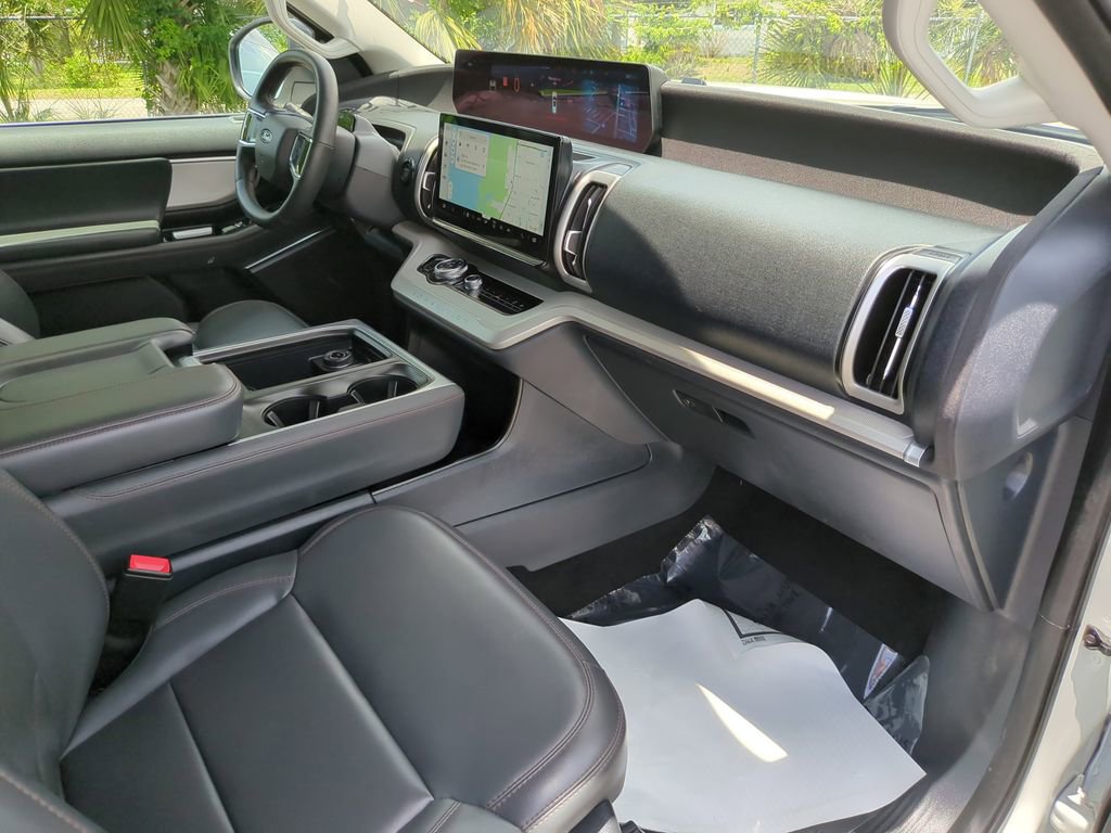 Used 2025 Ford Expedition Max Active RWD image 13