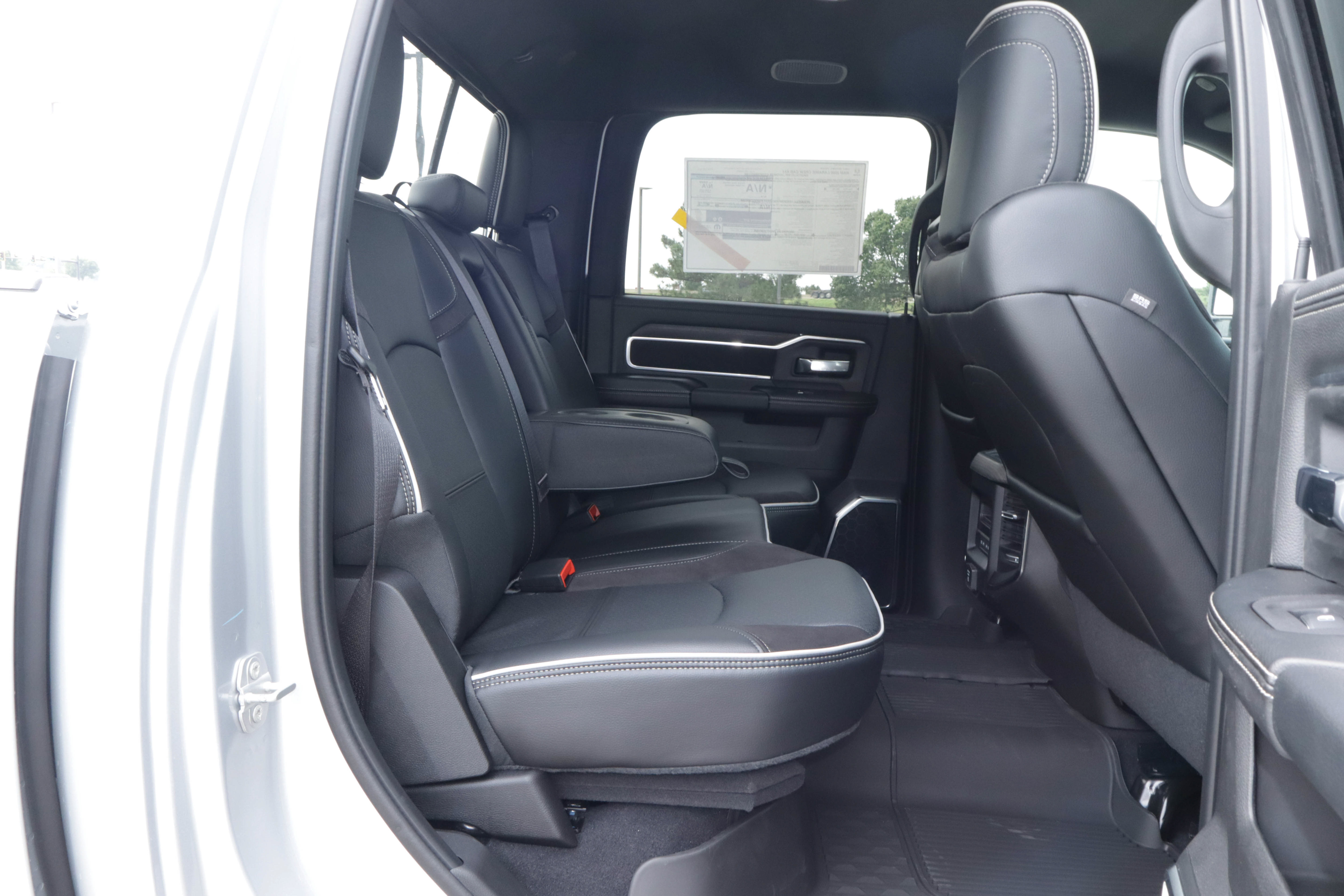 New 2027 RAM 2500 Laramie AWD/4WD image 25
