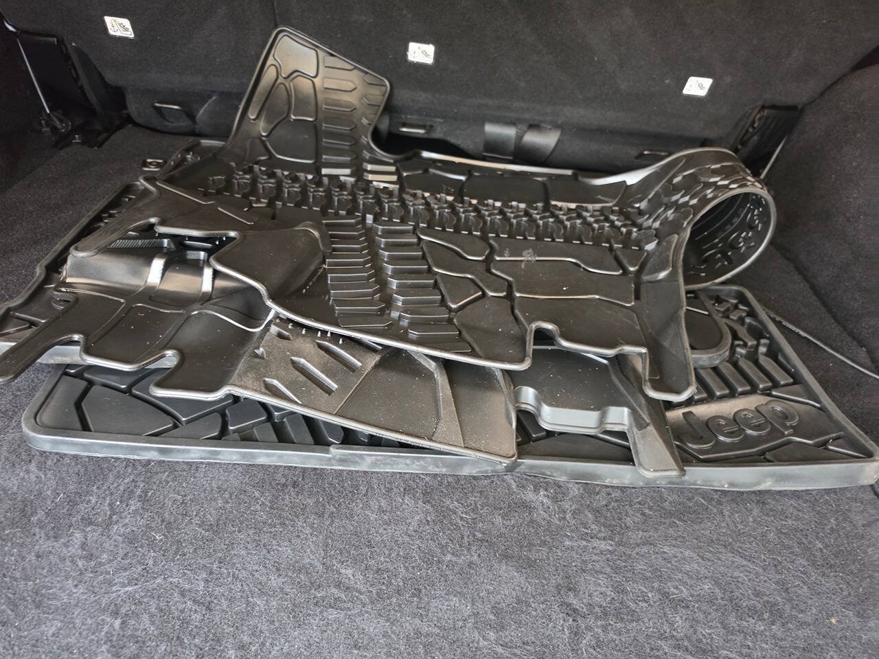 Used 2013 Jeep Wrangler Unlimited Sport AWD/4WD image 22