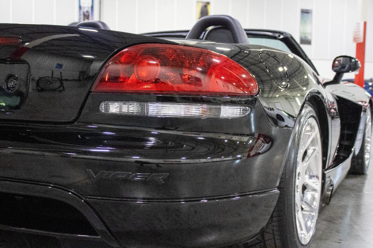 Used 2003 Dodge Viper SRT-10 image 35