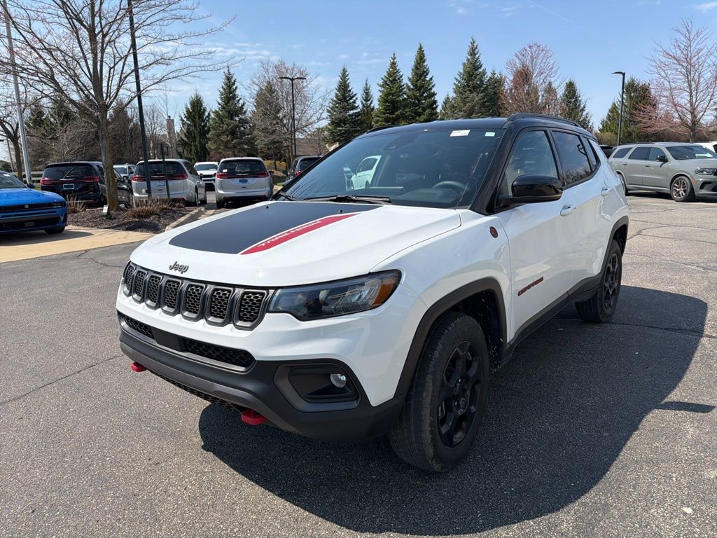 Used 2023 Jeep Compass Trailhawk w/ Trailhawk Convenience Group AWD/4WD image 7