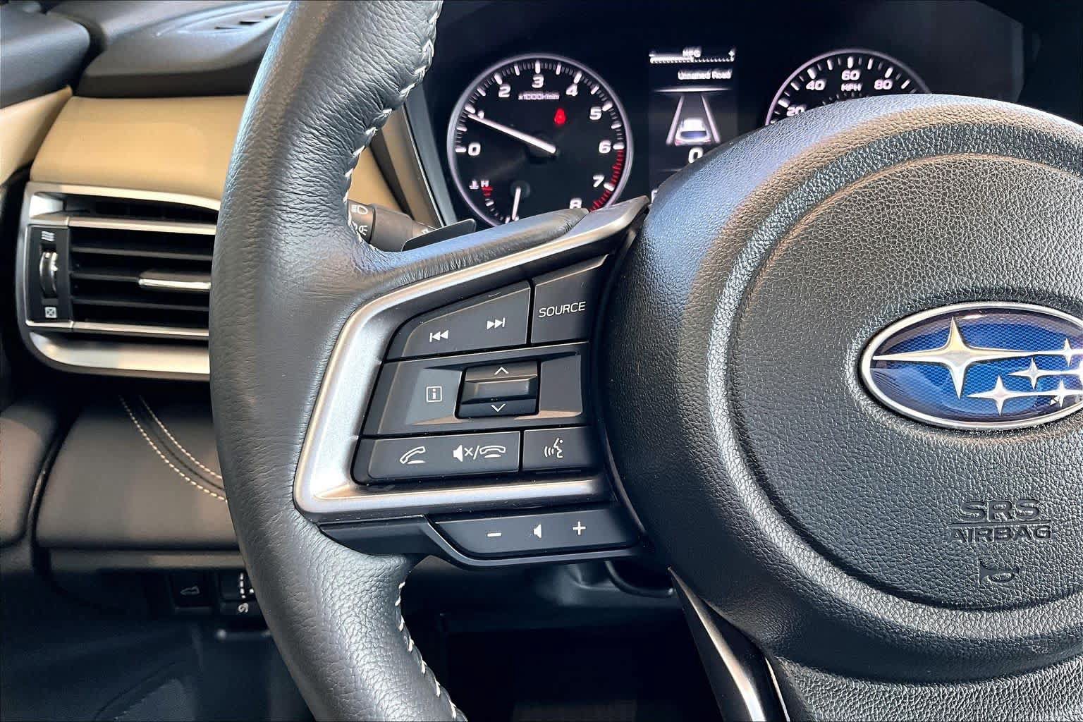 Used 2025 Subaru Outback Limited AWD/4WD image 16