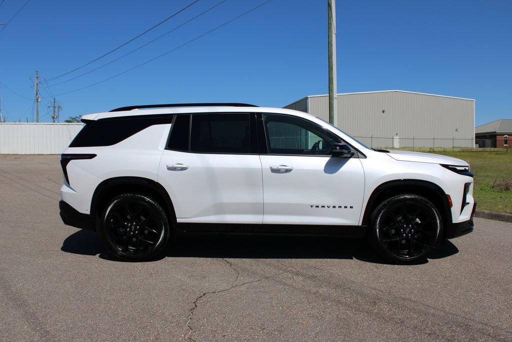 Used 2024 Chevrolet Traverse RS w/ LPO, Floor Liner Package AWD/4WD image 20