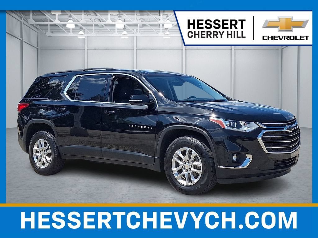 Certified 2020 Chevrolet Traverse LT FWD image 1