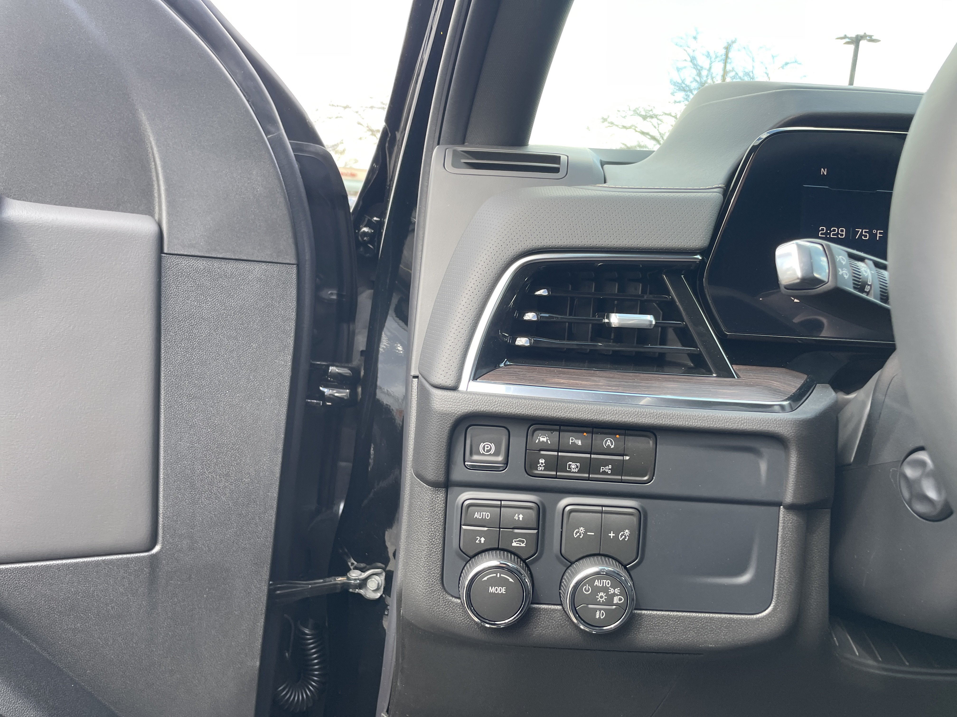 New 2026 Chevrolet Tahoe Premier AWD/4WD image 15