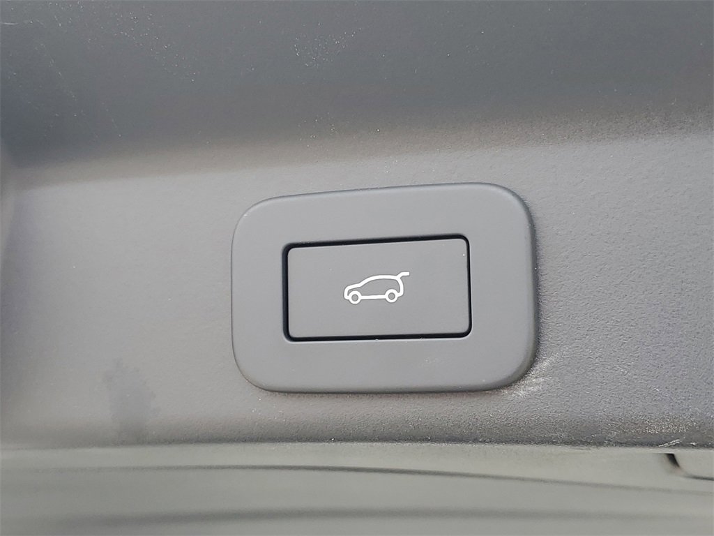 New 2026 Jaguar F-PACE R-Dynamic S image 8