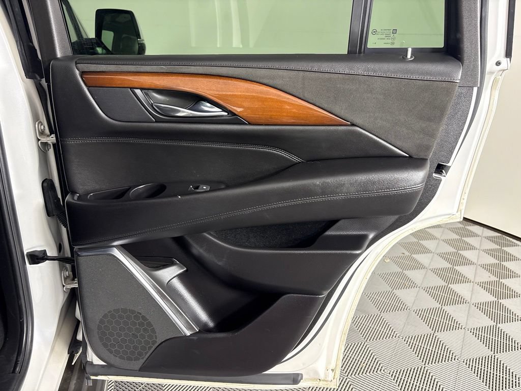 Used 2019 Cadillac Escalade Luxury AWD/4WD image 51