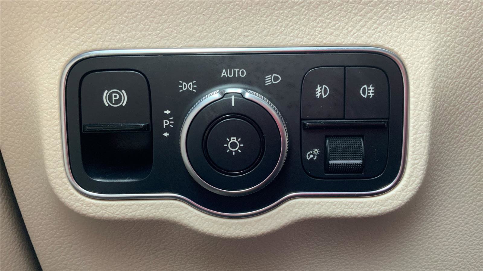 Used 2020 Mercedes-Benz GLB 250 4MATIC image 17