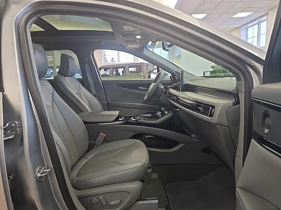 Used 2022 Lincoln Nautilus Reserve w/ Equipment Group 201A image 39