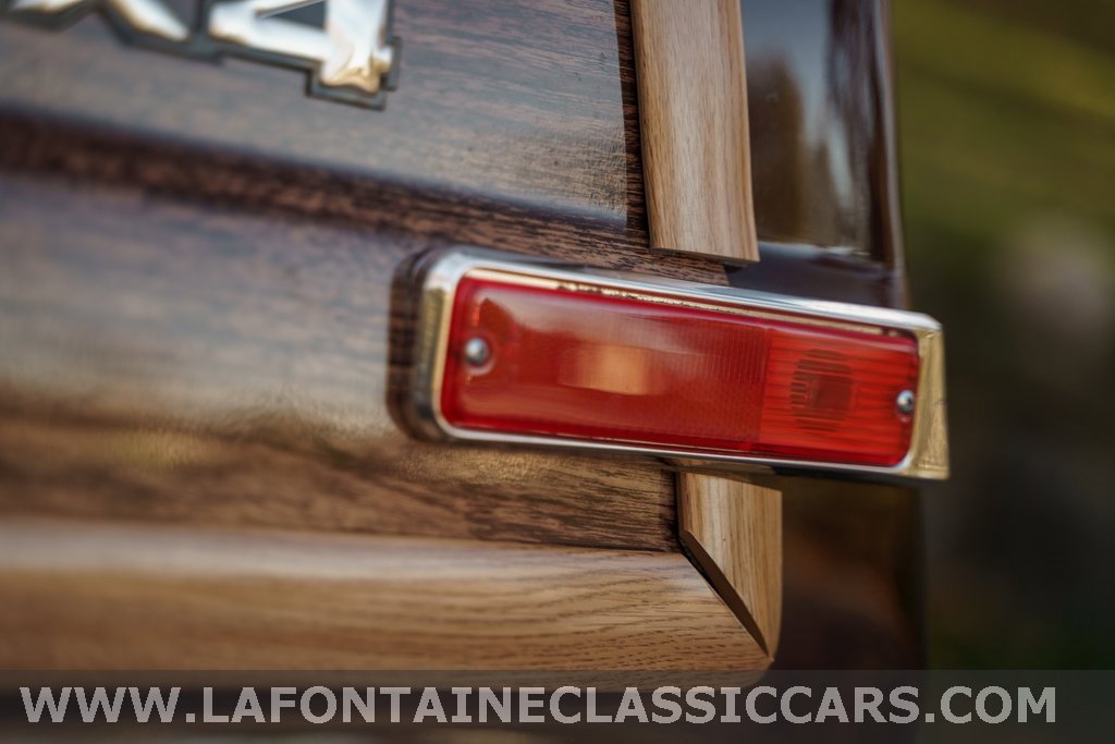 Used 1991 Jeep Grand Wagoneer Base image 29