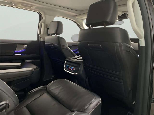 Used 2025 Ford Expedition Platinum AWD/4WD image 25
