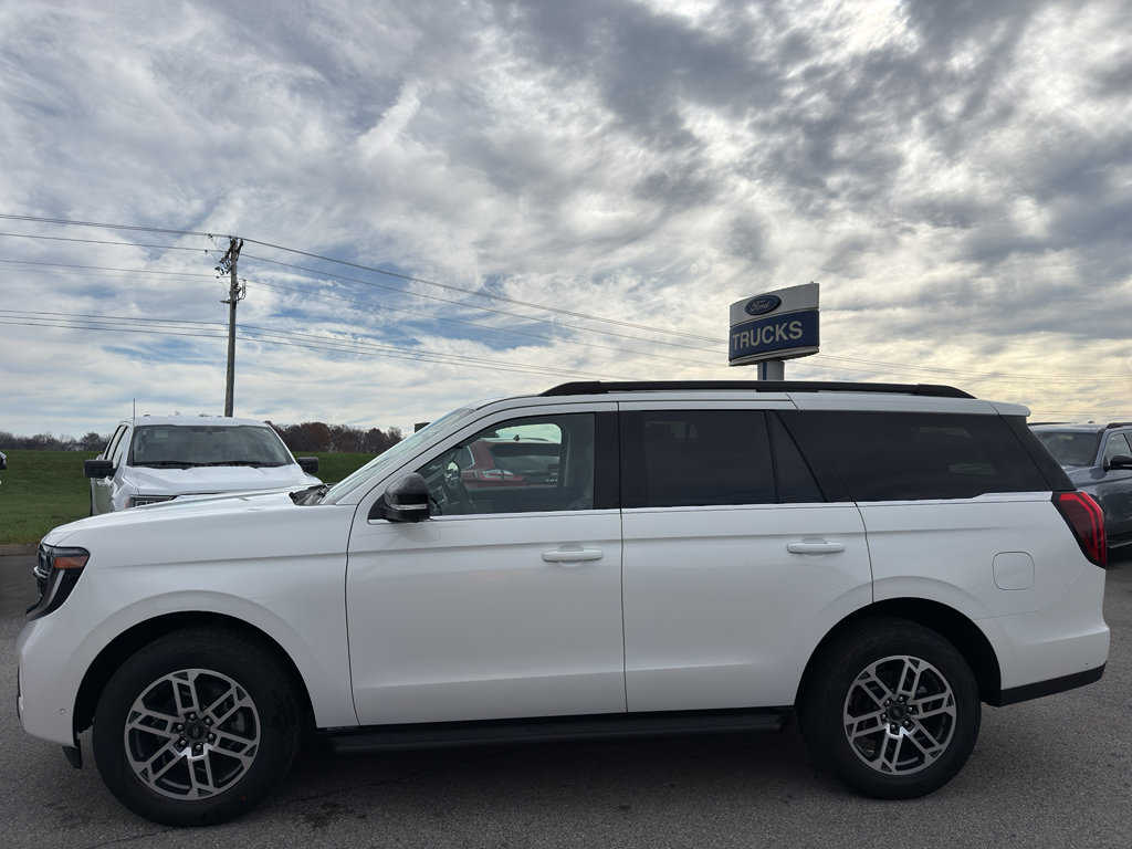 New 2025 Ford Expedition Active image 8