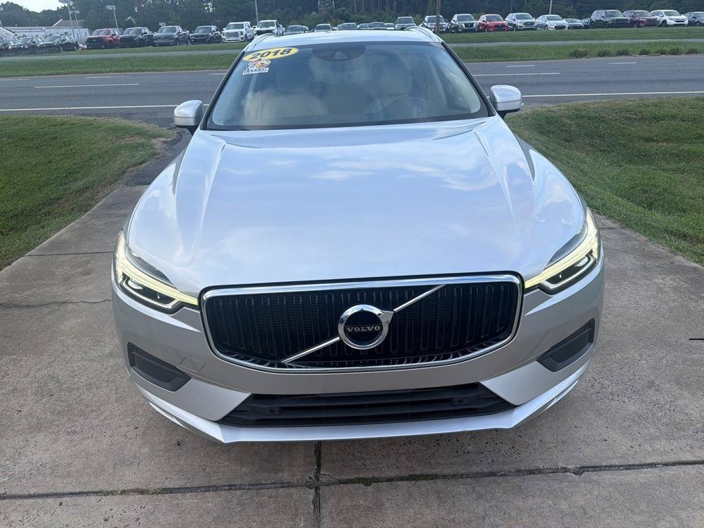 Used 2018 Volvo XC60 T5 Momentum w/ Vision Package AWD/4WD image 6