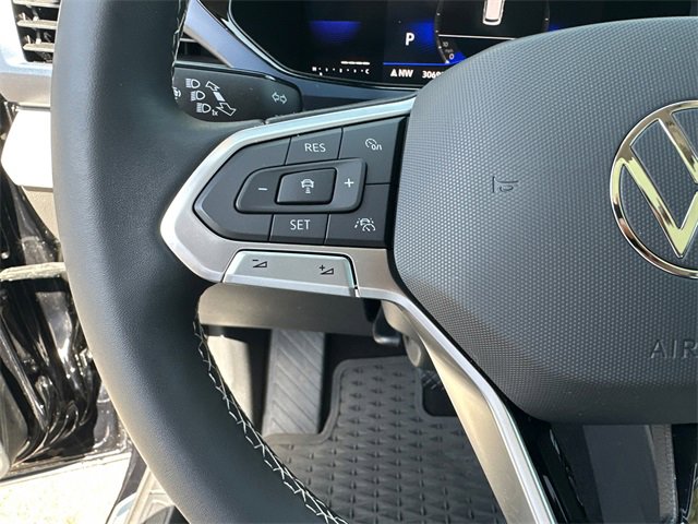 Used 2023 Volkswagen Taos SE w/ Panoramic Sunroof Package image 17