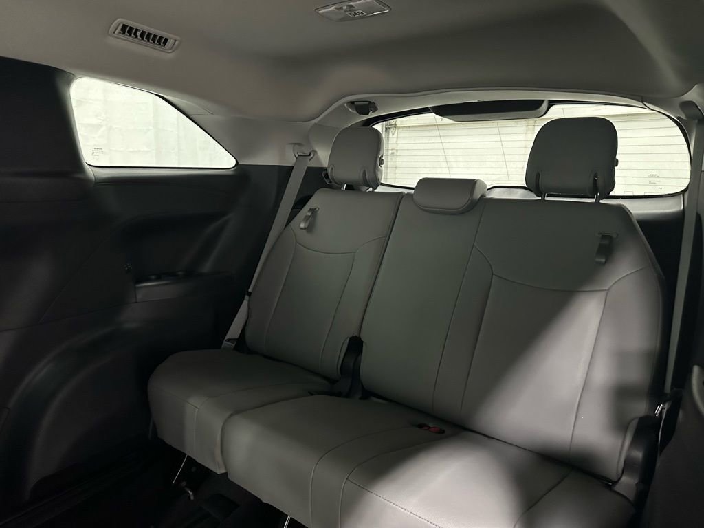 Used 2025 Toyota Sienna XLE image 52