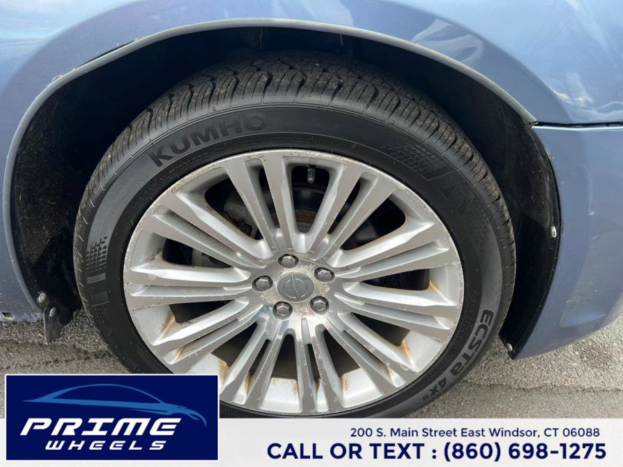 Used 2011 Chrysler 300 Limited image 22