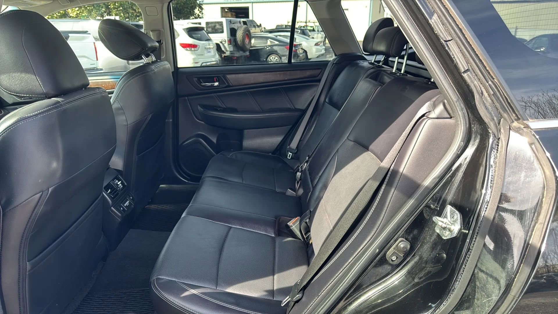 Used 2018 Subaru Outback 2.5i Limited image 11