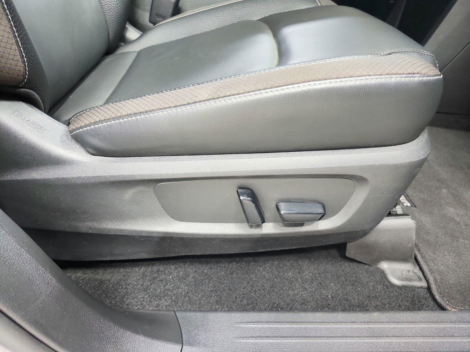 Used 2022 Nissan Pathfinder SL w/ Lighting Package (N92) image 40