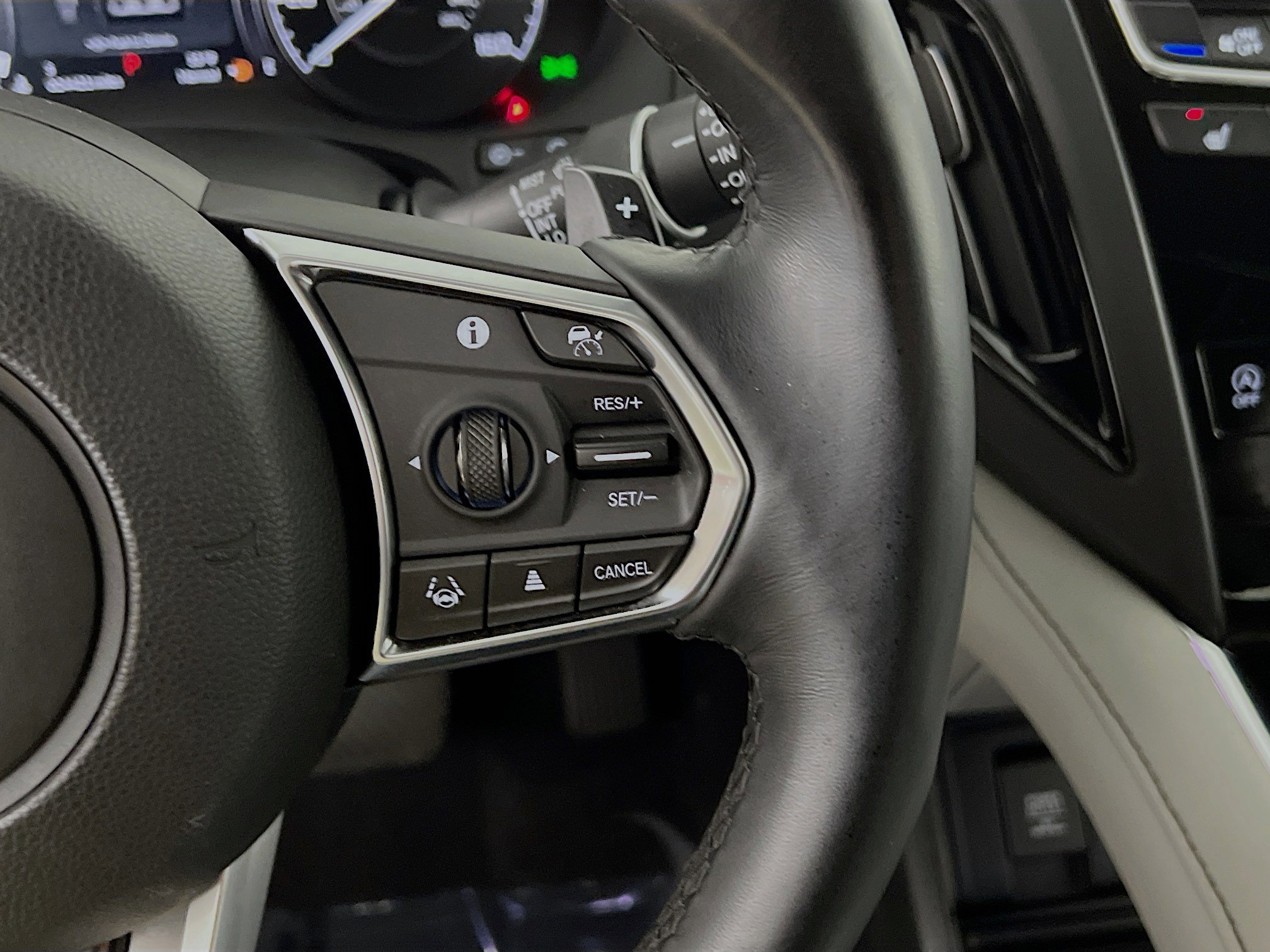 Used 2023 Acura RDX w/ Technology Package image 20