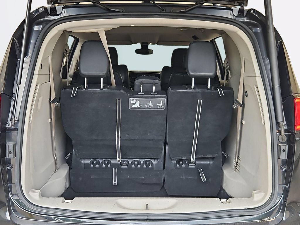 Used 2017 Chrysler Pacifica Touring-L FWD image 24