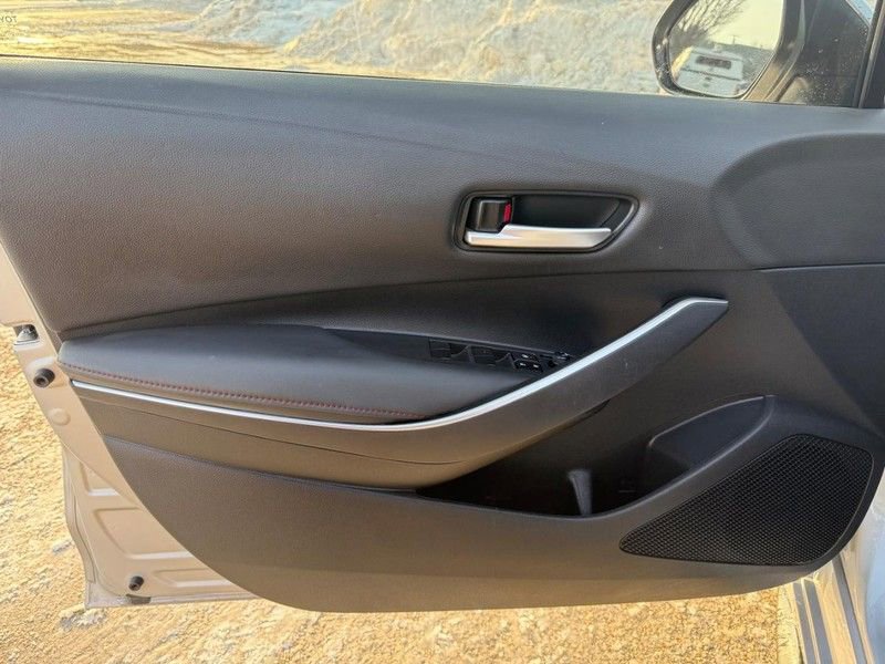 Used 2024 Toyota Corolla SE image 19