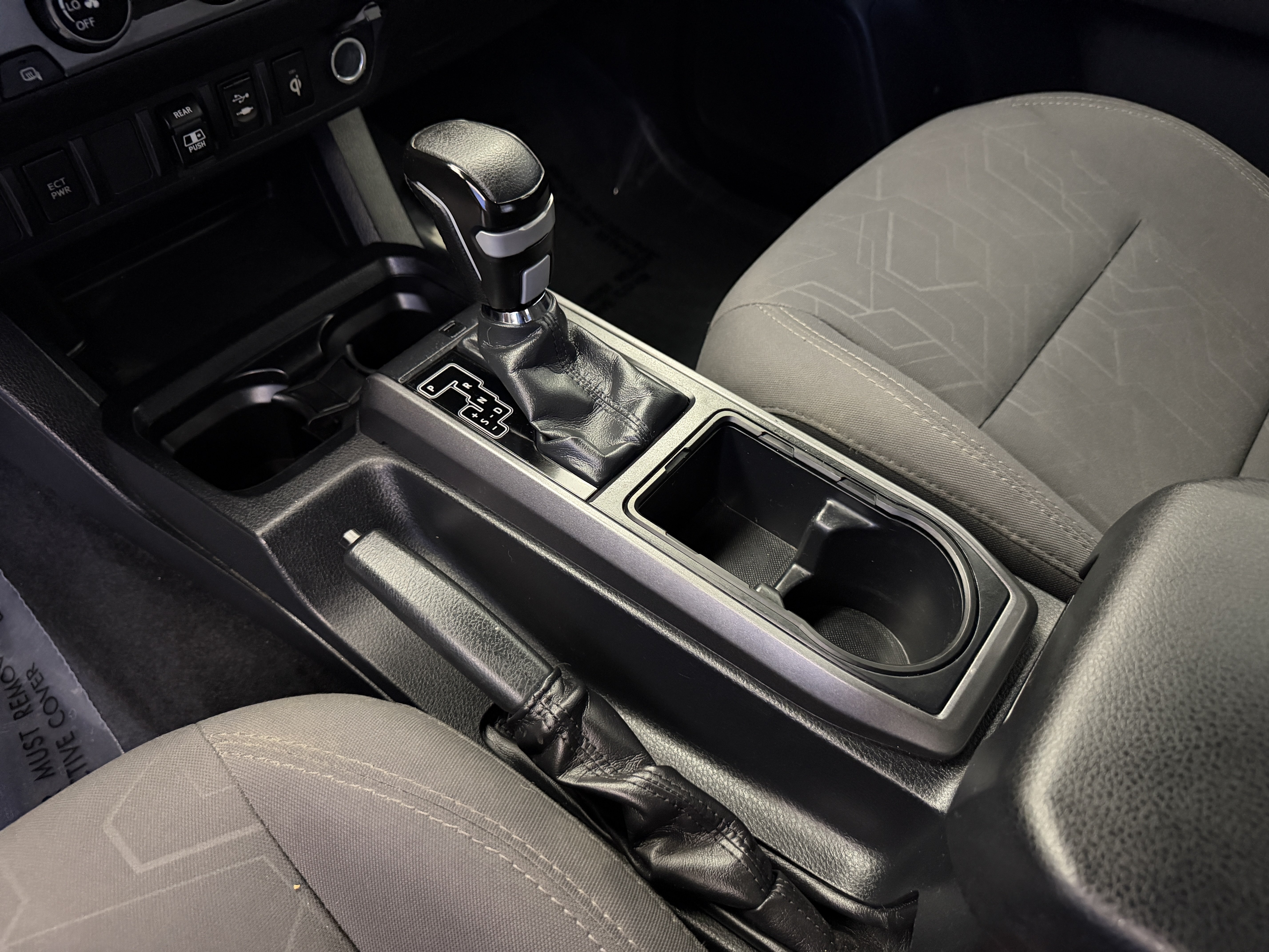 Used 2018 Toyota Tacoma TRD Sport AWD/4WD image 22