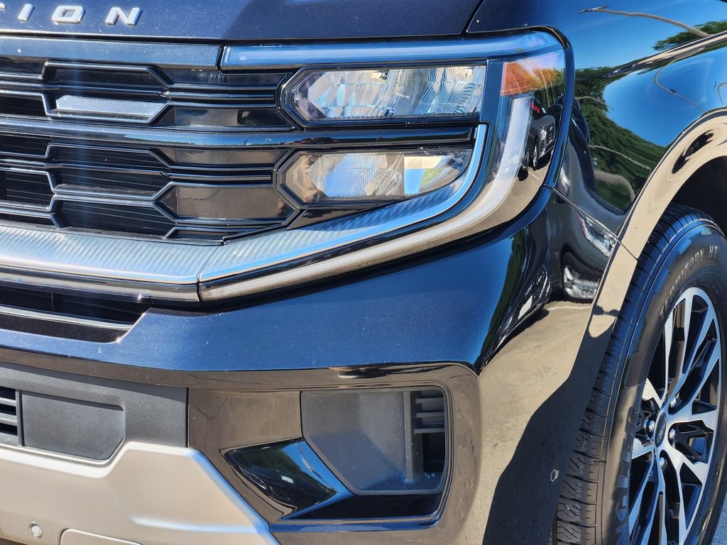 Used 2025 Ford Expedition Max Platinum AWD/4WD image 11