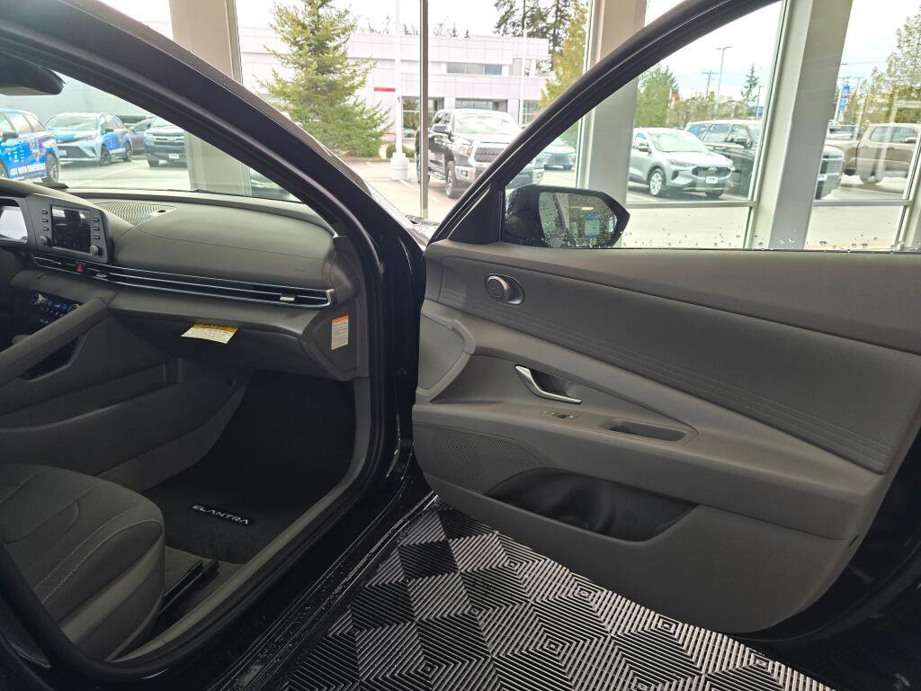 New 2026 Hyundai Elantra Blue image 42