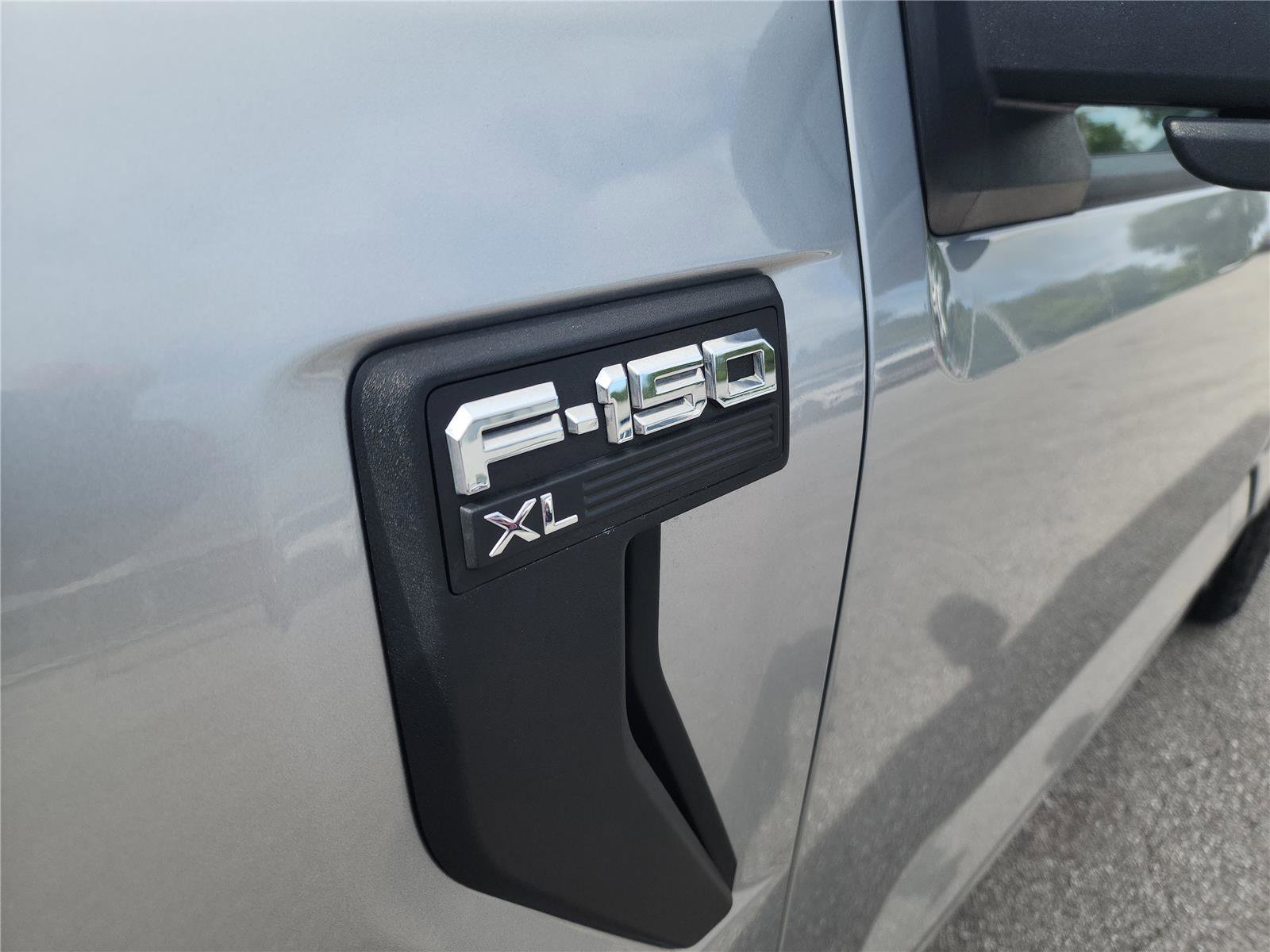 Used 2023 Ford F150 XL w/ Trailer Tow Package image 9